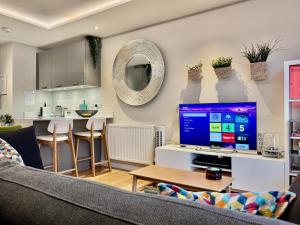 Heavenly Pad beach retreat studio 300m to beach with fast links to city centre