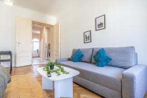 Spacious 2BR Apartment with Shared Facilities - Heart of Vienna