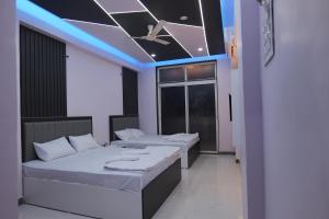 Hotel Majestic Royal, Akkalkot