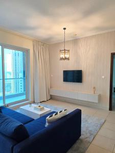 1 BR Apartment in Dubai Marina - Paloma Tower - Sea View - 3 Mins away from Tram & Beach