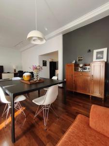 Sunny Athens flat near the sea 2