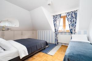 Golden Villas - Elegant Family Villa with Garden near Warsaw