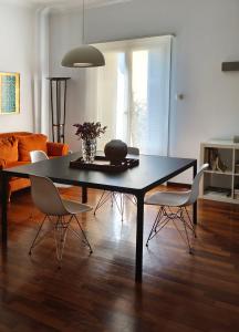 Sunny Athens flat near the sea 2