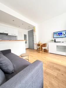 Parisian Studio Arc Triomphe