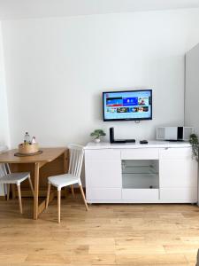 Parisian Studio Arc Triomphe