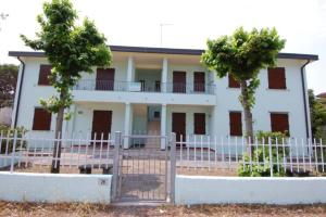 Flat with shared garden 200 mt from the sea