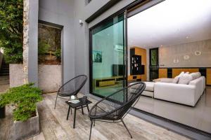 Nature-Inspired 2BR Duplex P12 with pool and gym