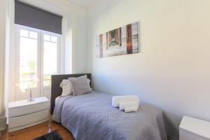 Airy Lapa 2 BR River and Bridge Views AC