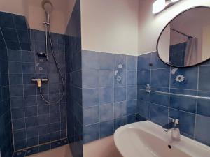 Studio Économique à 100m des Plages de Carnac avec Balcon, Parking et TV - FR-1-477-195