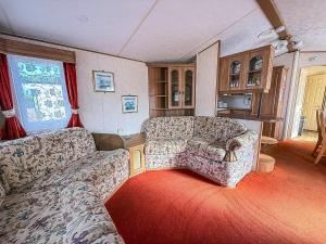 Great 6 Berth Caravan, Perfect For A Beach Holiday In Hunstanton Ref 13007L