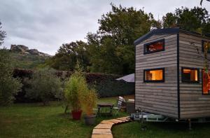 Tiny House avec vue sur le rocher de Saignon, Luberon