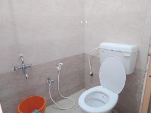 Hotel Bindusagar - Budget Rooms & Dormitory near Sri Lingaraja Temple