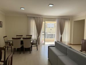 Apto Quadra Mar - Meia Praia - 3 quartos