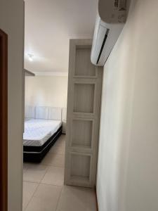 Apto Quadra Mar - Meia Praia - 3 quartos