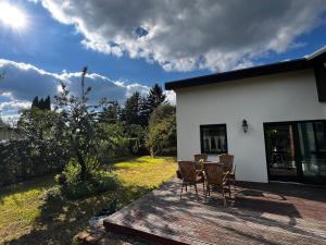 Haus am See mit Badestelle