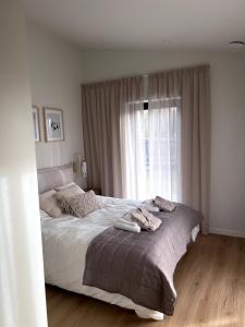 Nordic Zen 2BR Beach House - Bali-Inspired Calm