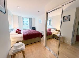 London Riverside Apartment