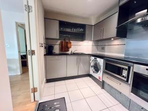 London Riverside Apartment