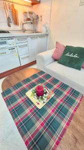 Cute and Cozy House - 5min to Sinsa Station, 1min to Garosugil
