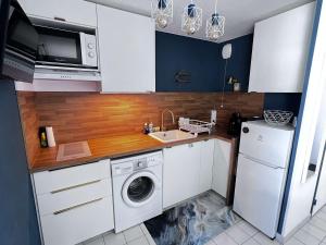 Appartement T2, ascenseur, Cap dAgde - FR-1-702-73