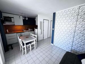 Appartement T2, ascenseur, Cap dAgde - FR-1-702-73
