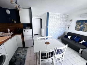 Appartement T2, ascenseur, Cap dAgde - FR-1-702-73