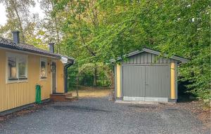 Amazing Home In Fjälkinge