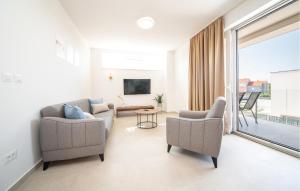 Awesome Apartment In Vrsi With Sauna 