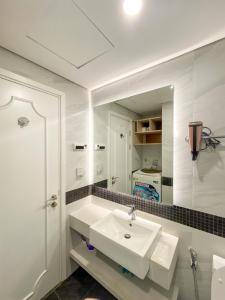 SolStay West Lake DEldorado Apartment