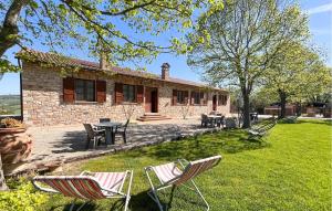 2 Bedroom Nice Home In Porchiano