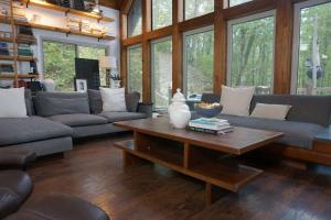 Modern Family 4BR Lake Retreat - Fire Pit - Dock