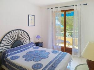Appartement T2 à Bormes-les-Mimosas avec piscine et 5 couchages - FR-1-610-106