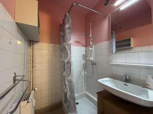 Studio confortable pour 4 à Montgenèvre avec casier à skis, proche commodités. - FR-1-330D-96