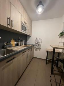 See und Kliniknahes Apartment, Balkon, Wifi, Blick ins Grüne