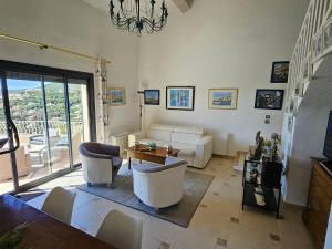 Villa avec piscine privée, climatisation et parking aux Issambres - FR-1-768-26