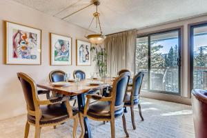 Trails End 402 by Ski Country Resorts