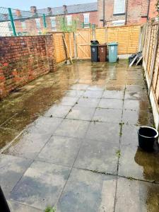 Modern 2BR Terraced Apt in Radcliffe