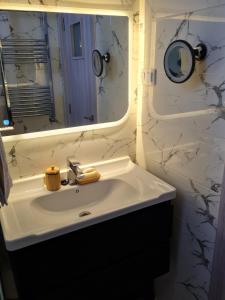 Modern luxury apartment -f4- central Sétif