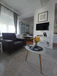 Urban Hub Apartment