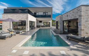 Jacuzzi And Sauna Villa