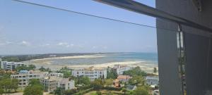 Seaview on Third avenue beach apt-nyali