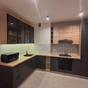 Новобудова, VIP Апартаменти, Залізничний вокзал. ТЦ Україна