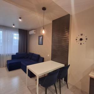 Новобудова, VIP Апартаменти, Залізничний вокзал. ТЦ Україна