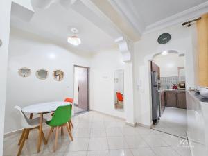 Elegant Studio, Beach 5 min away