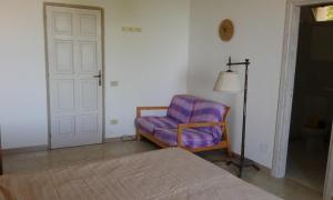 La Quercia-Monolocale nel verde con vista sul mare di Forio