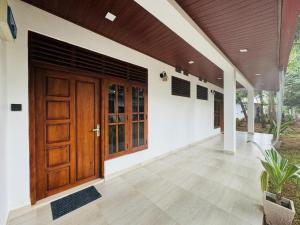 Theon J Resort