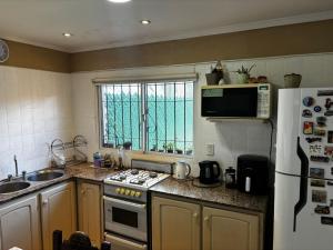 Amplio chalet con parque en barrio Constitución