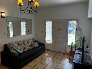 Amplio chalet con parque en barrio Constitución