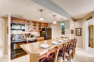 Trails End 510 by Ski Country Resorts