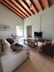 Casa única con vista al lago